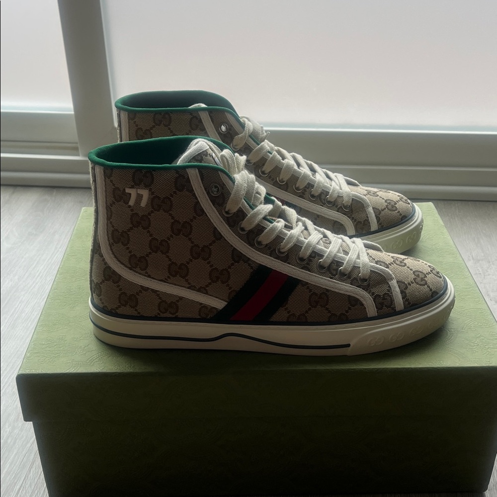 Gucci Beige and Green Patterned Sneakers